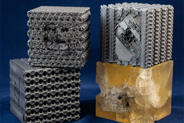 چاپ 3 بعدی مکعب‌های پلاستیکی با مقاومتی در حد الماس